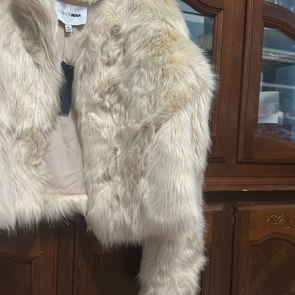 FashionNova Faux Fur Jacket in Cream - Picture 3 of 6